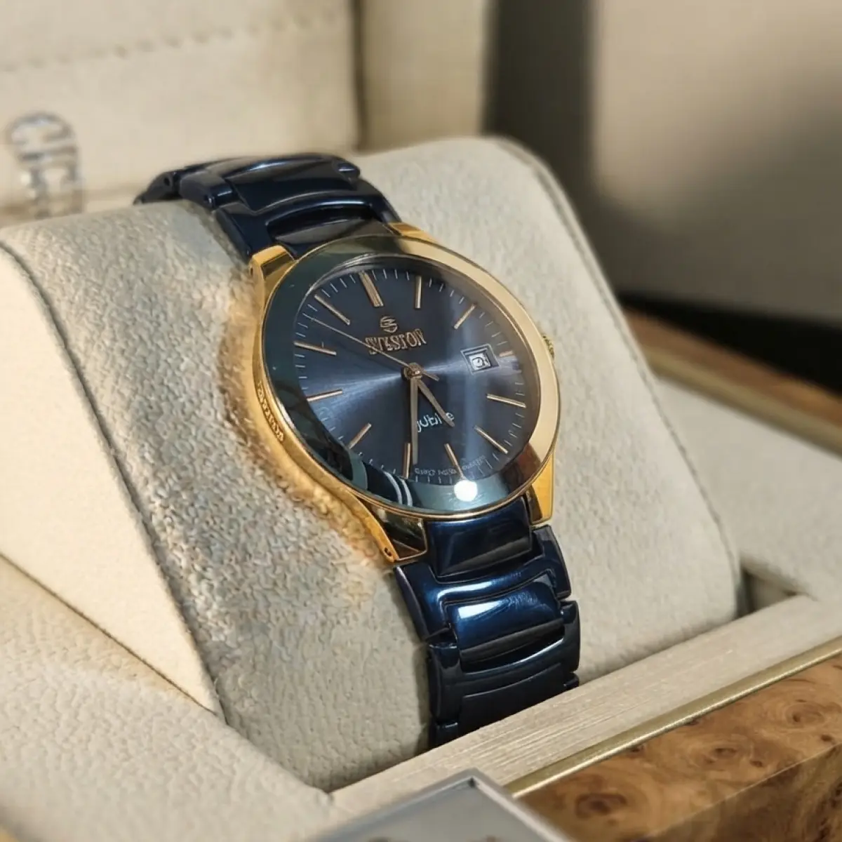 Sveston SV-7406 Classic Analog Watch