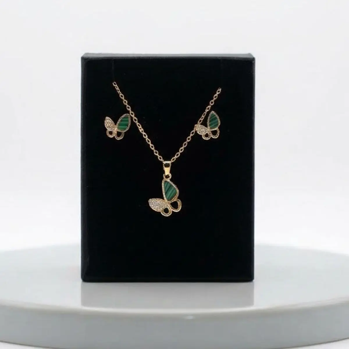 Gold-Plated Lightweight Jewelry Set for Women