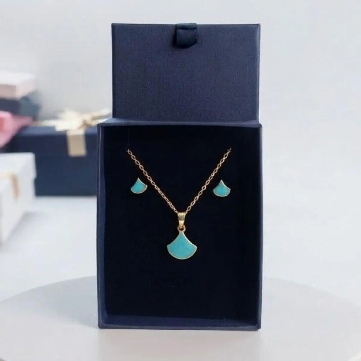 Gold-Plated Lightweight Jewelry Set for Women