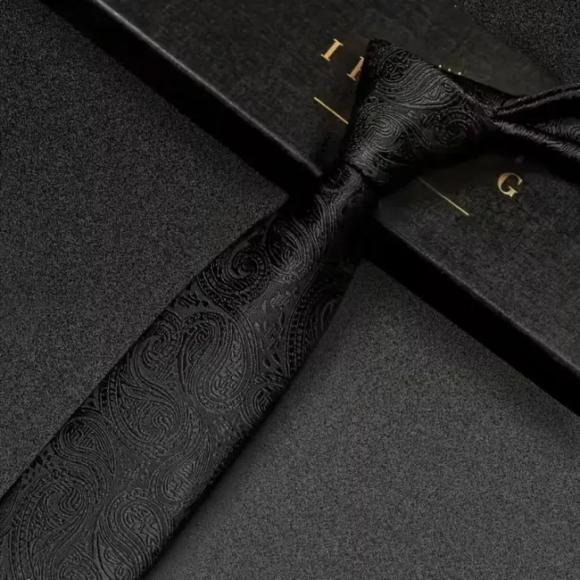 Classic Black Vintage-Style Men’s Tie