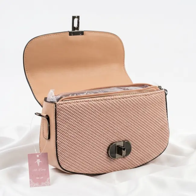 Elegant Textured Saddle Crossbody Shoulder Bag