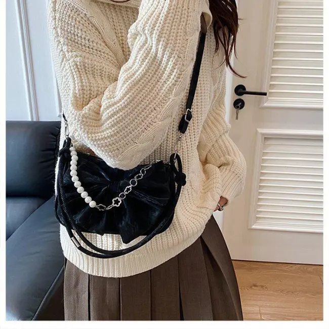 Niche Women's Cloud Bow Pleated Chain Shoulder & Crossbody Bag